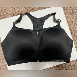 Lightly Used Victoria’s Secret Incredible Lightweight Sport Bra 38D